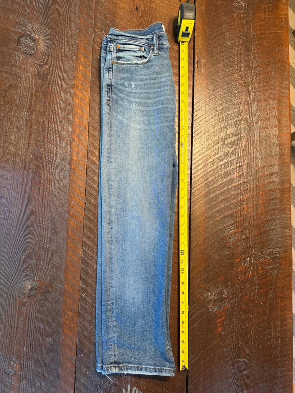 Kensie Women’s Straight Leg Jeans Size 6 28 Light Wash Distressed Denim